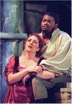 Tosca and Cavaradossi (Carla Thelen Hanson and Russell Thomas)